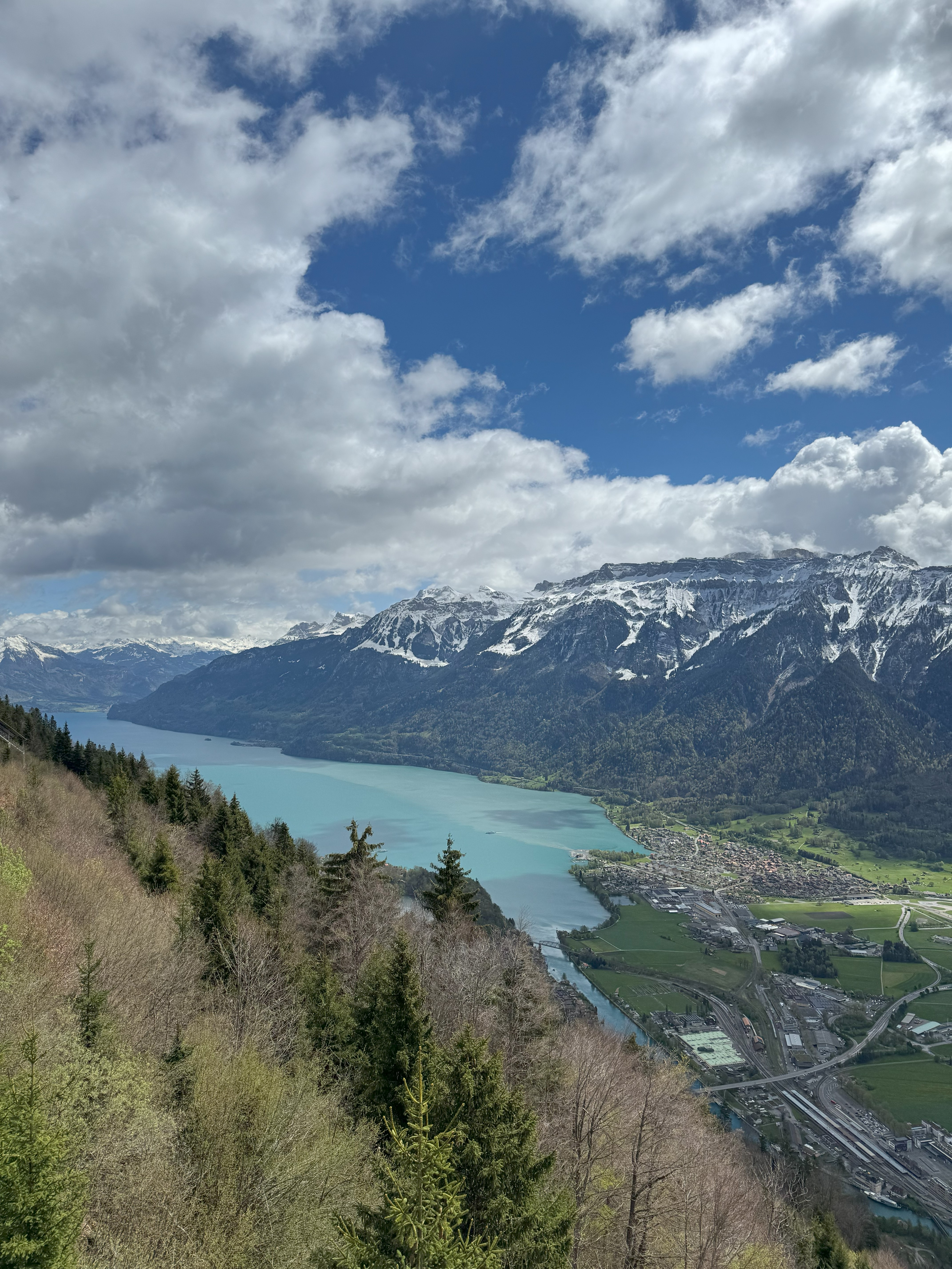 A view of Lake Interlaken from the top of a mountain.